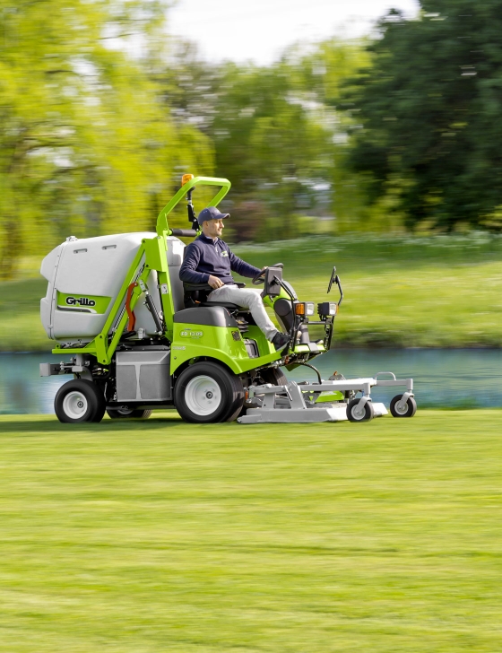 Outfront mowers with or without collection
